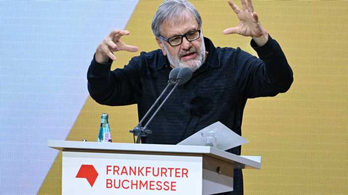 Slavoj Zizek, slowenischer Philosoph, spricht während der Eröffnungsfeier der Frankfurter Buchmesse. (Bild: dpa/ Arne Dedert)