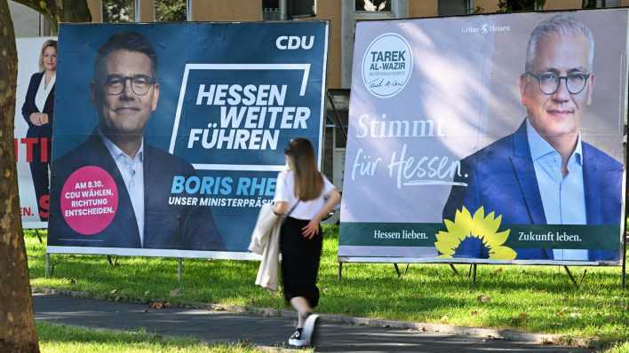 Wahlplakate der Grünen und der CDU in Frankfurt